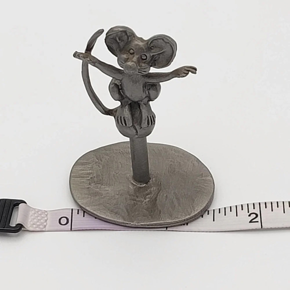JEB PEWTER Little Squatting Mouse Miniature Figurine on Stand Small Pewter Gray - Picture 5 of 7